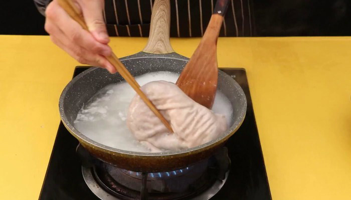 猪肚莲子怎么煲汤 猪肚莲子汤的做法