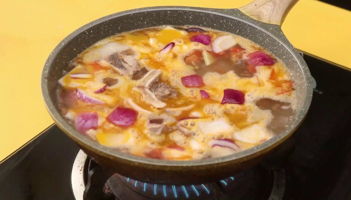 番茄牛骨汤的做法 番茄炖牛骨怎么做