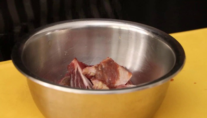 金针菇牛骨汤的做法 牛骨煲什么汤好