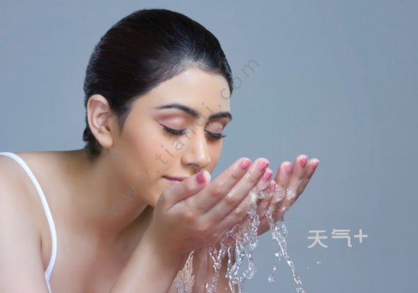 芦荟胶排行_假的芦荟胶的危害|角质层|红血丝|敏感型肌肤|抗衰老_网易订阅