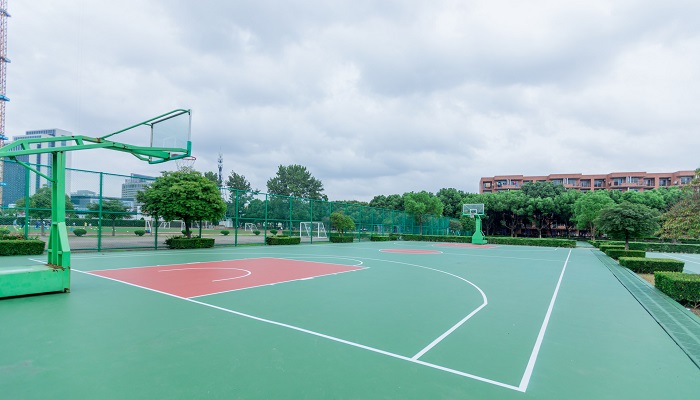 一个篮球场多少平方米 一个标准篮球场有多大