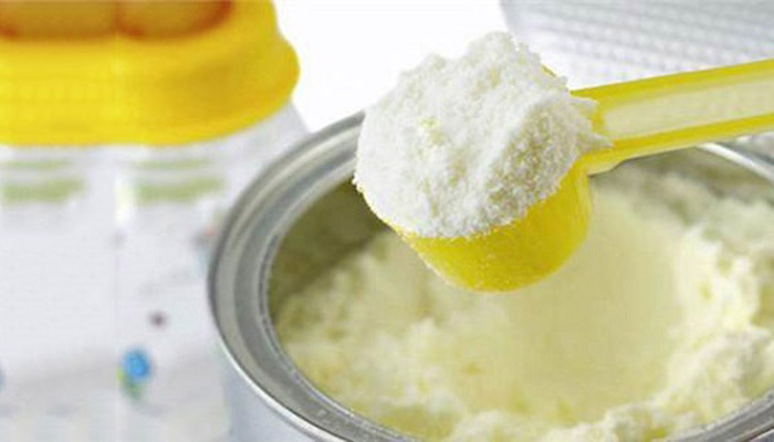 全脂奶粉和脱脂奶粉有哪些区别 全脂奶粉和脱脂奶粉的区别