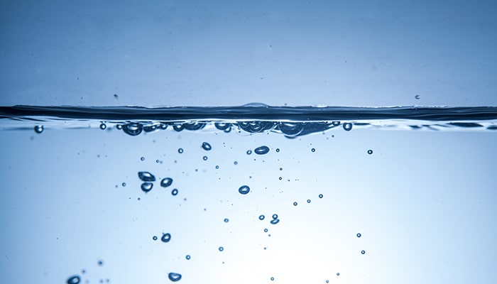 蒸馏水和去离子水的区别 蒸馏水和去离子水有什么不同