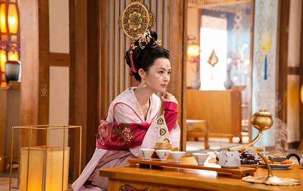 《明月照我心》中除了男女主的感情线是一大看点外,康乐公主和宋