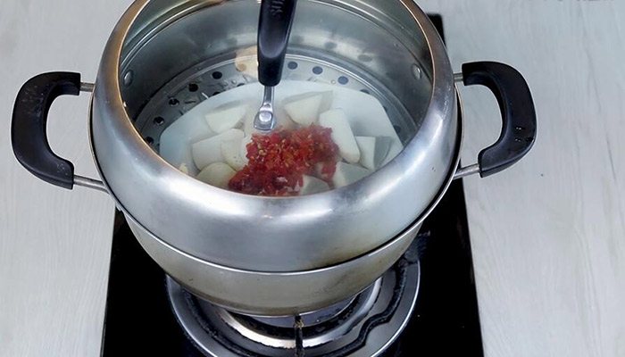 蒸芋头的做法 剁椒蒸芋头的家常做法