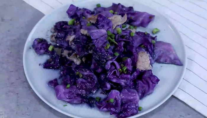 紫甘蓝怎么做好吃 紫甘蓝怎么吃味道好