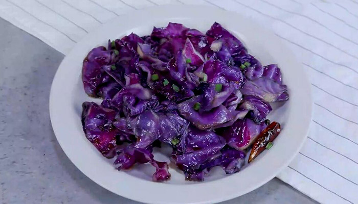 紫甘蓝怎么做好吃 蚝油甘蓝的家常做法