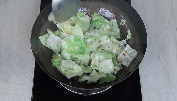 圆白菜怎么做好吃 圆白菜的做法