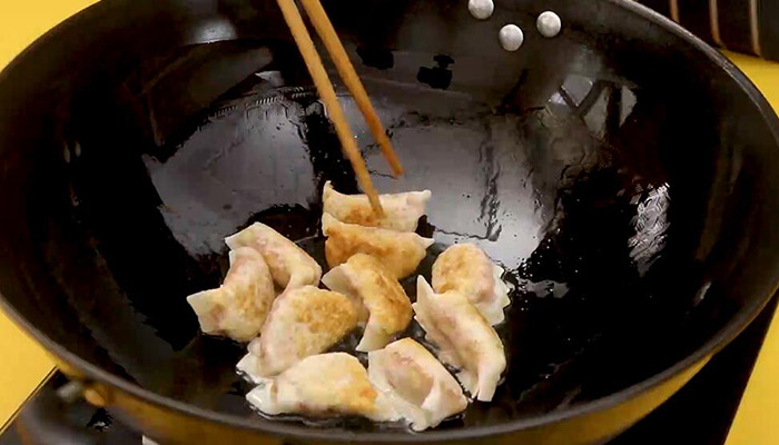 煎饺的做法 煎饺怎么做好吃