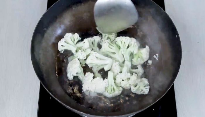 花菜怎么炒好吃 炒花菜的做法