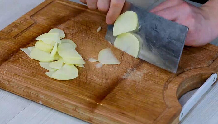 怎样炒鸭胗好吃 土豆炒鸭胗的做法