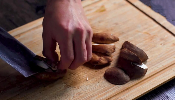 香菇油菜怎么做 香菇油菜的家常做法