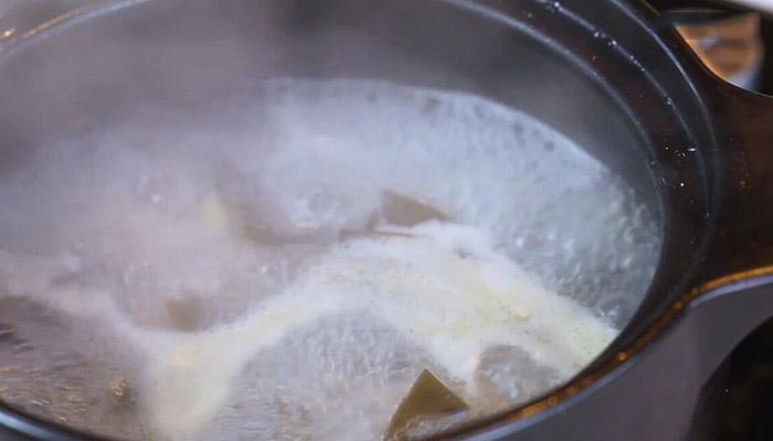 鸡汤怎么做 海带炖鸡汤的家常做法