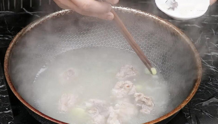 炖排骨汤的做法 排骨汤怎么做好吃