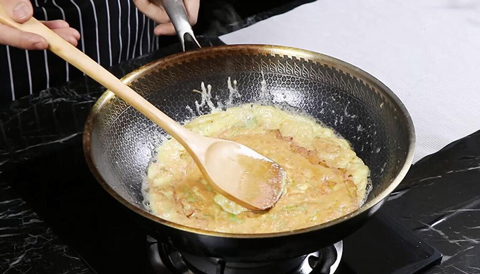 煎蛋怎么做好吃 苦瓜煎蛋的做法