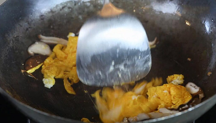 香菇炒蛋的做法 鸡蛋怎么炒好吃