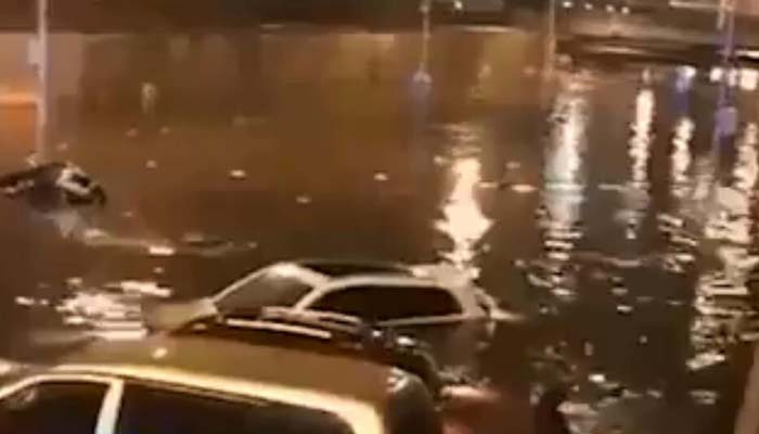 北京暴雨2人被困遇难 现场水痕线最深近2米