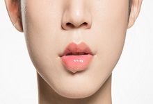 泊美蔓越莓果冻护唇精华蜜怎么样 果冻唇能保持多久
