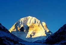 普蘭北部地區有著名的圣山──岡仁波齊峰